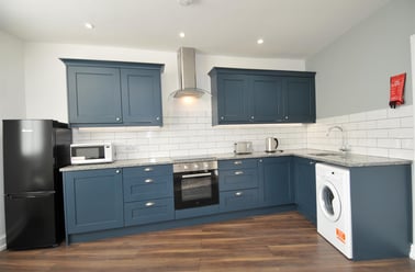 Addison Road, Flat 5, North Hill, Plymouth - Image 2